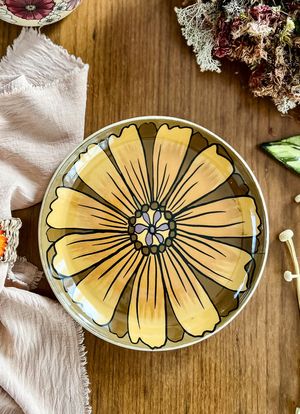 JAY11_ZOH_1-PRATO-SOBREMESA-FLOR-MARROM