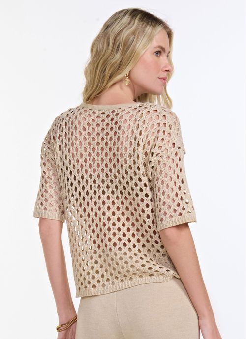 V26TR01C_065_2-CROPPED-RENATA