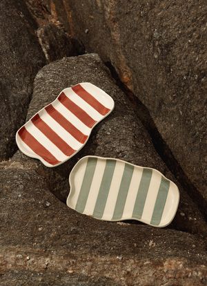 JAY36_LRJ_2-BANDEJA-LISTRADA